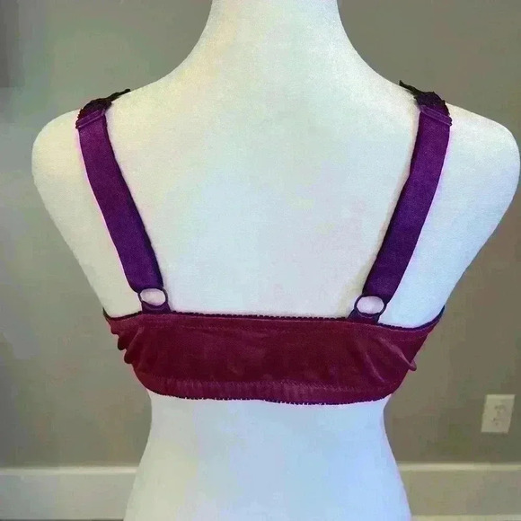 ✨Amoureuse full coverage Embroidered Front-Close Underwire Bra 38B - Picture 2 of 5